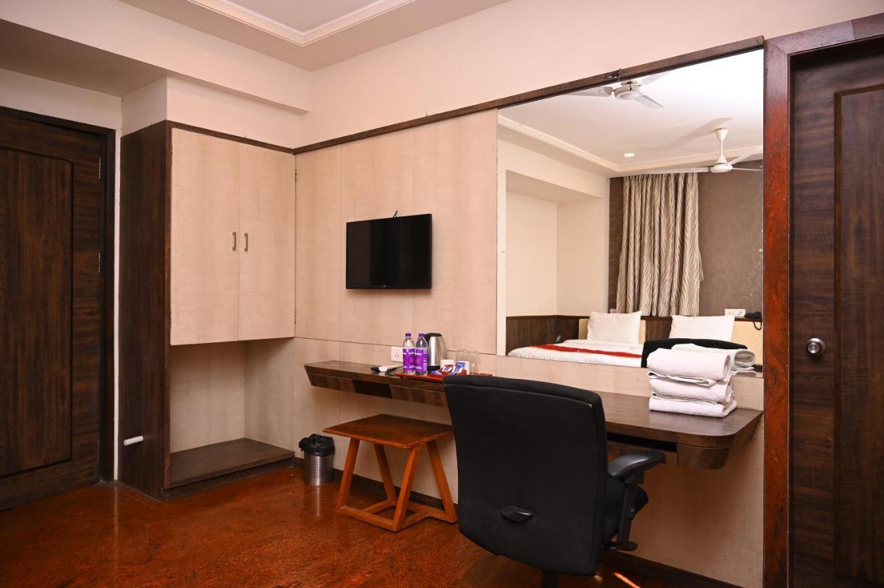 Hotel Center Point Solapur Luaran gambar