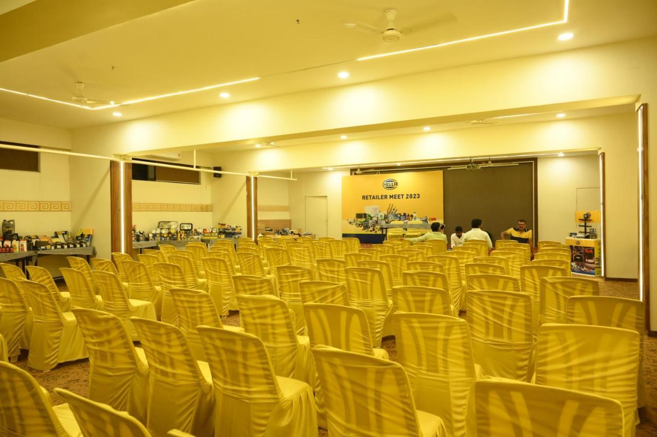 Hotel Center Point Solapur Luaran gambar